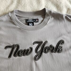 Men's Gray New York Graphic Tee